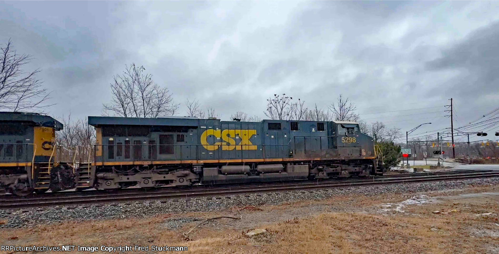 CSX 5298 leads L321 at Arlington St.